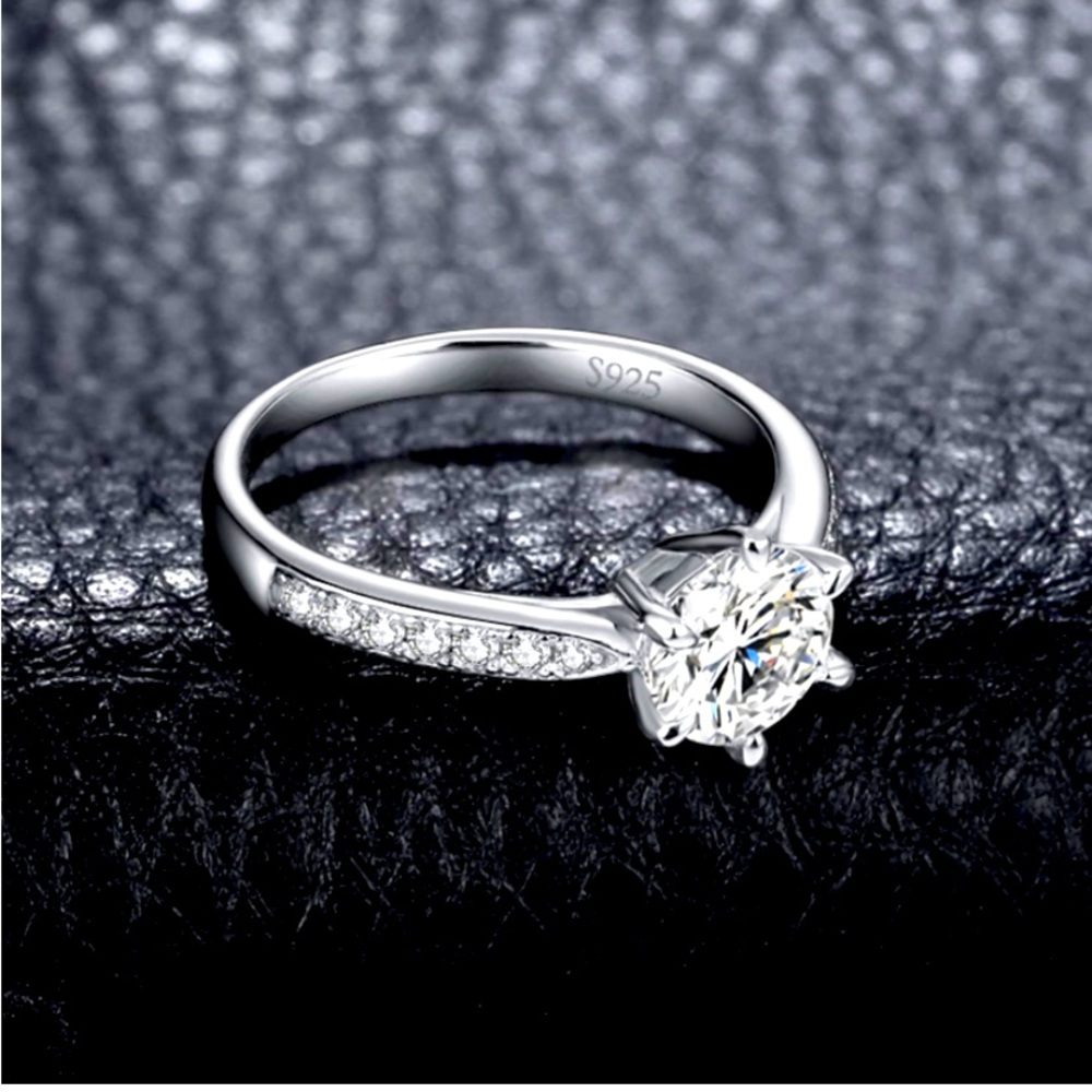 Classic 1.5 CT Moissanite Solitaire Engagement Promise 925 Sterling Silv… - Picture 8 of 9